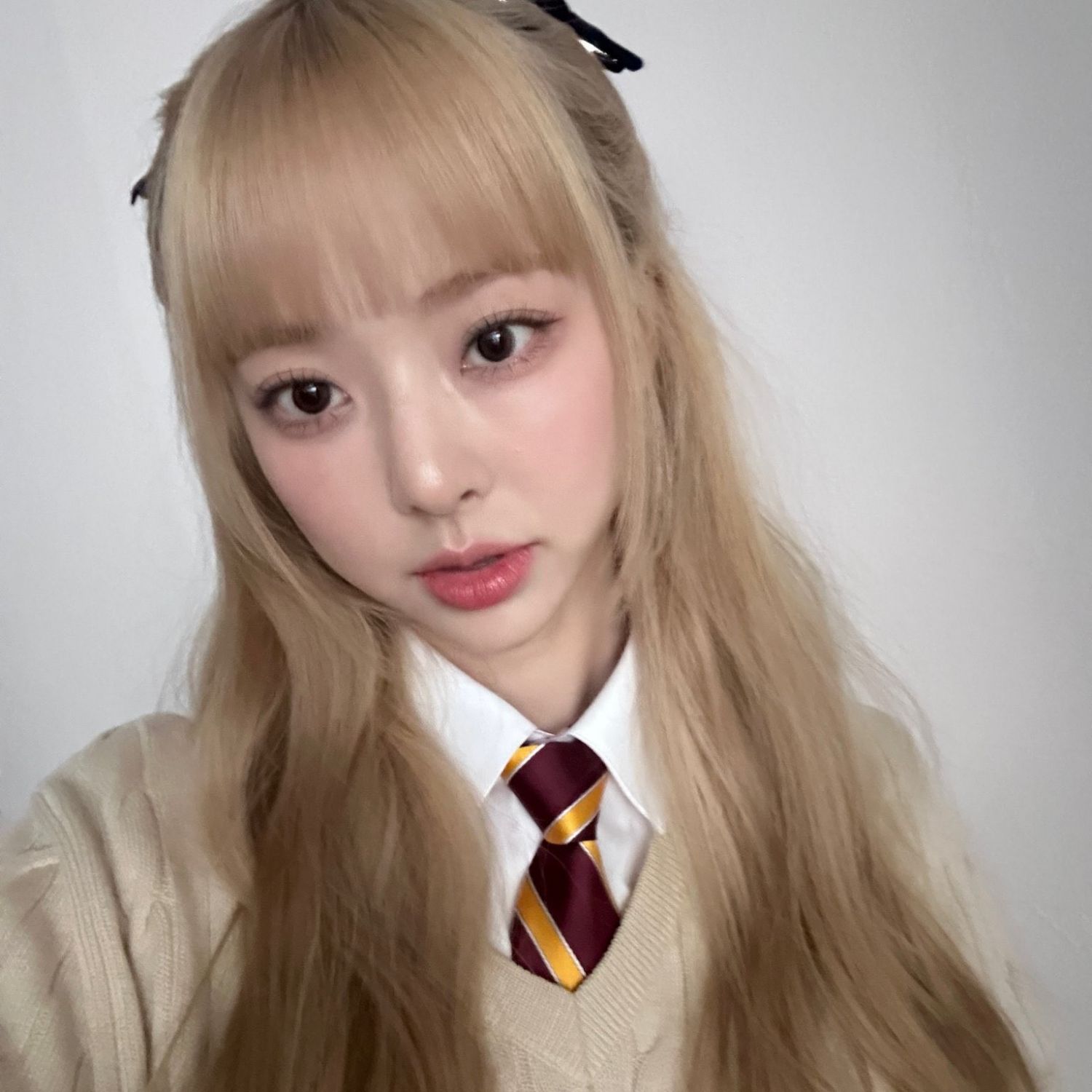 Behind-the-scenes cut of ViVi (Loossemble)