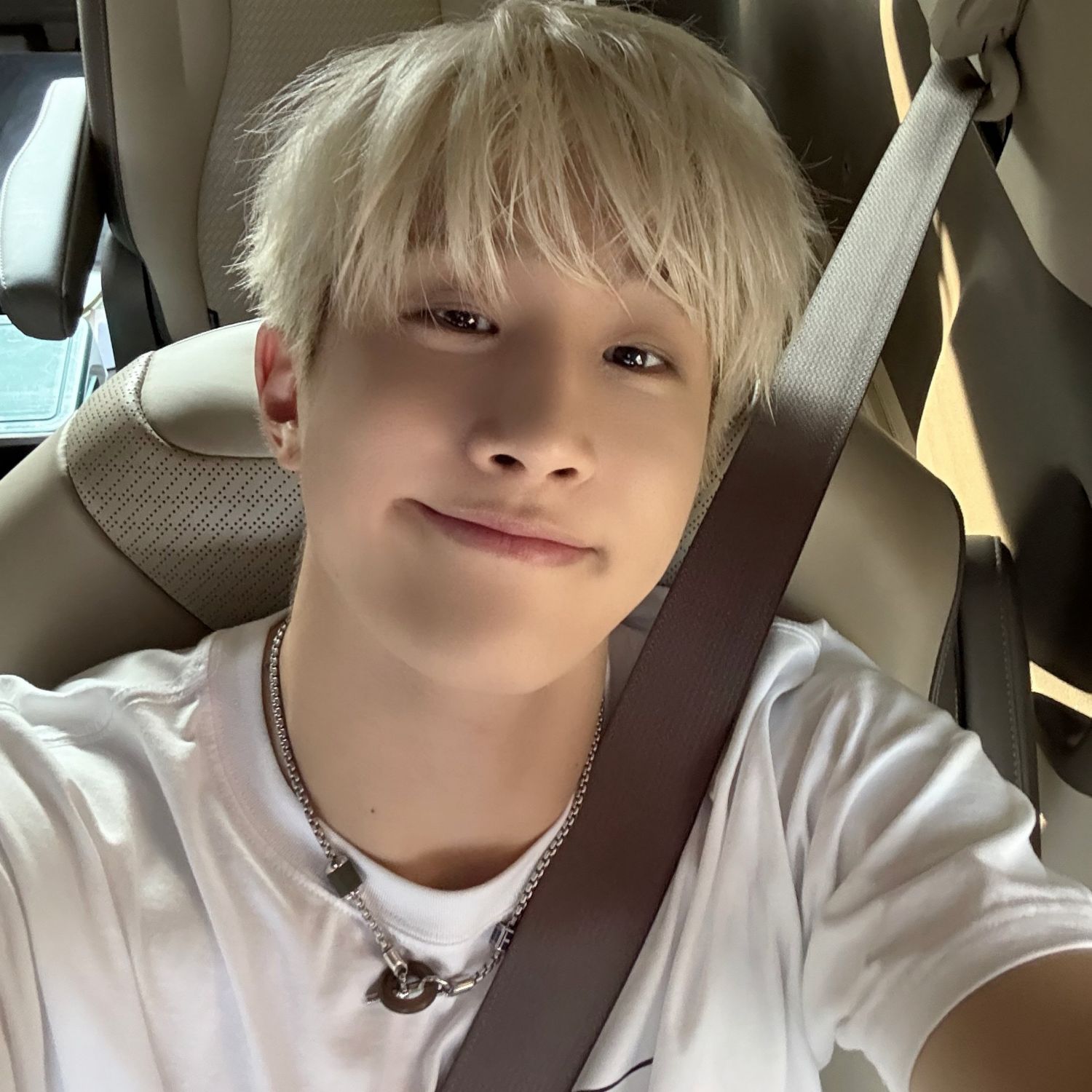 Behind-the-scenes cut of Jinjin (ASTRO)