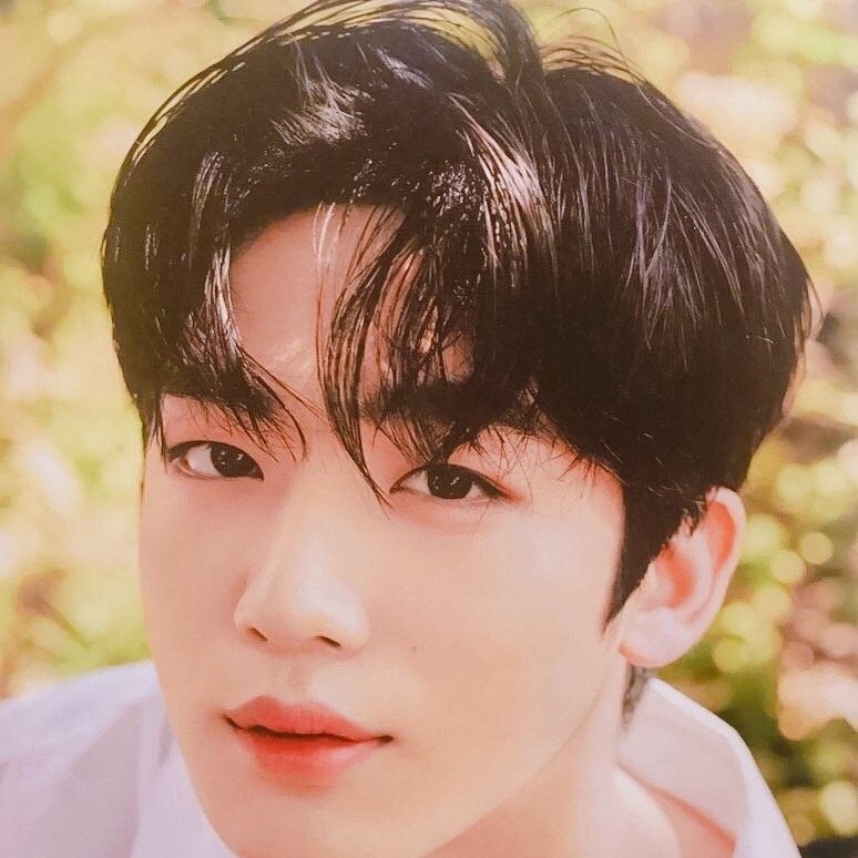 Recent activity shot of Kim Yohan (WEi)