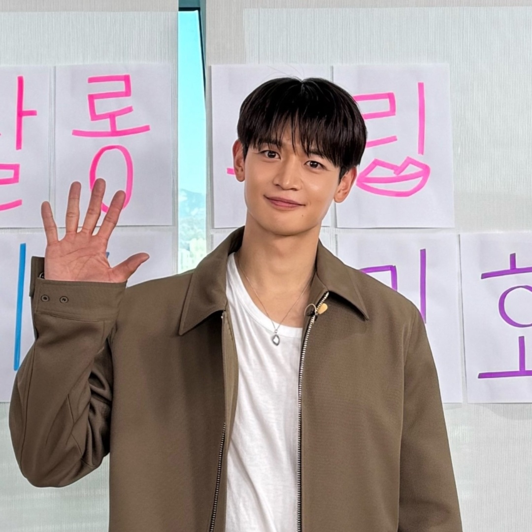 Behind-the-scenes cut of Minho (SHINee)