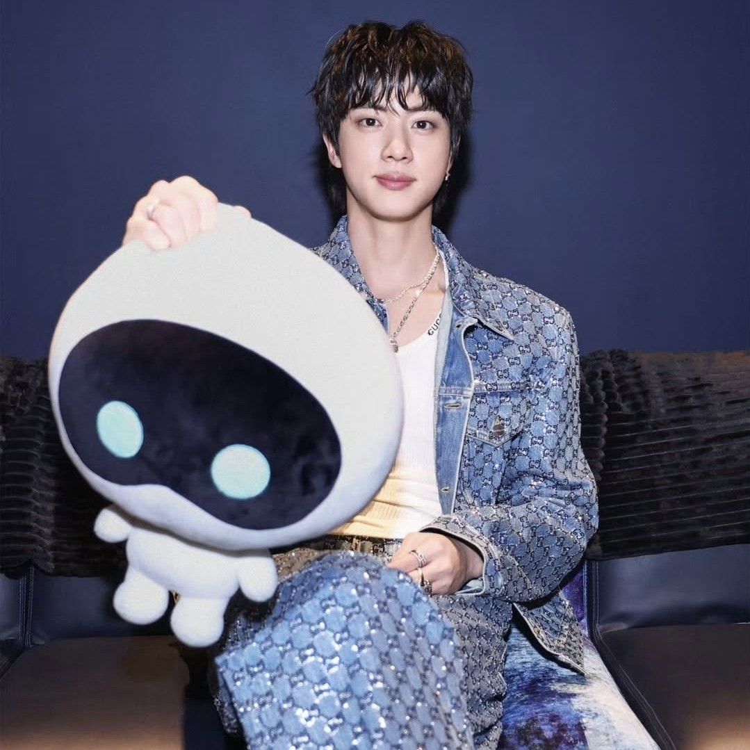 Latest photo of Jin (BTS)