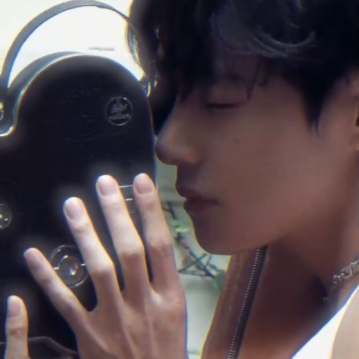 Momen yang diabadikan oleh penggemar V (BTS)