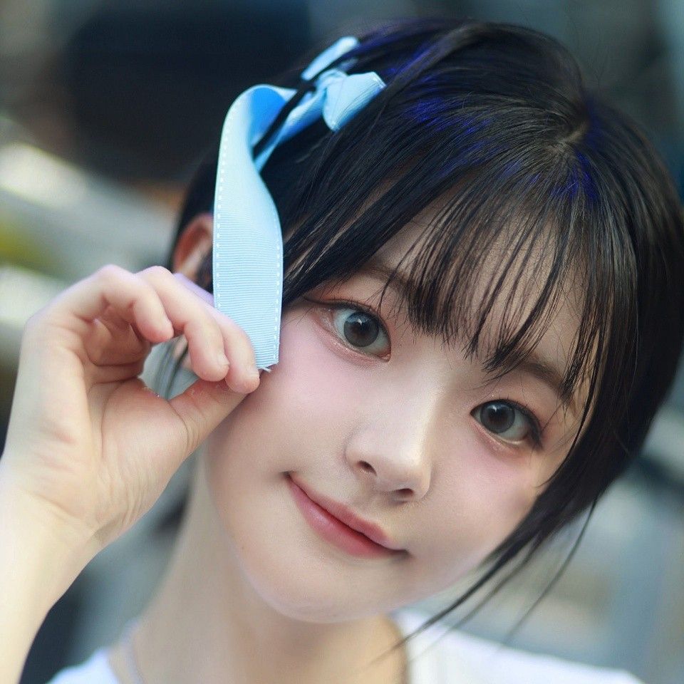 Behind-the-scenes cut of Chodan (QWER)