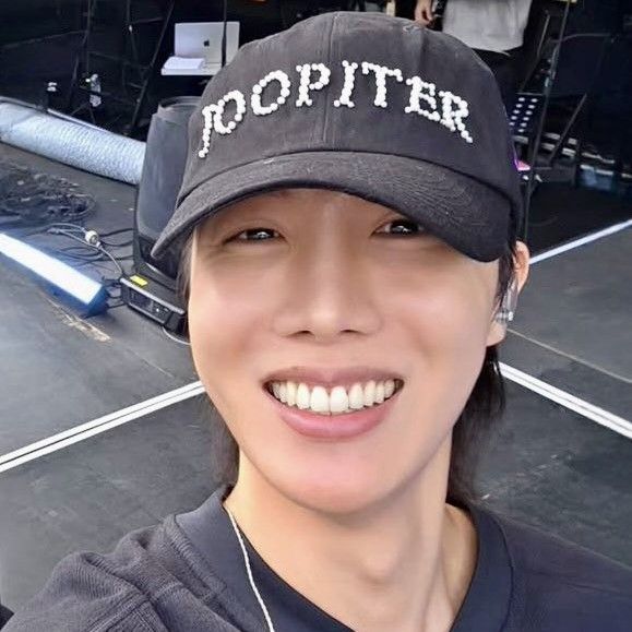 제이홉 (방탄소년단)의 비하인드 컷