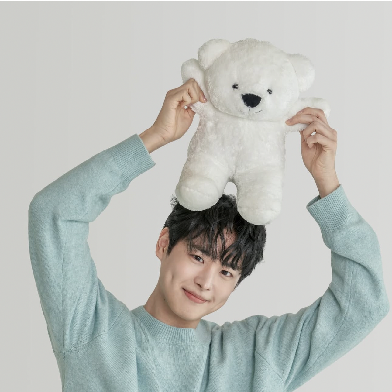 Recent activity shot of Choi Byungchan