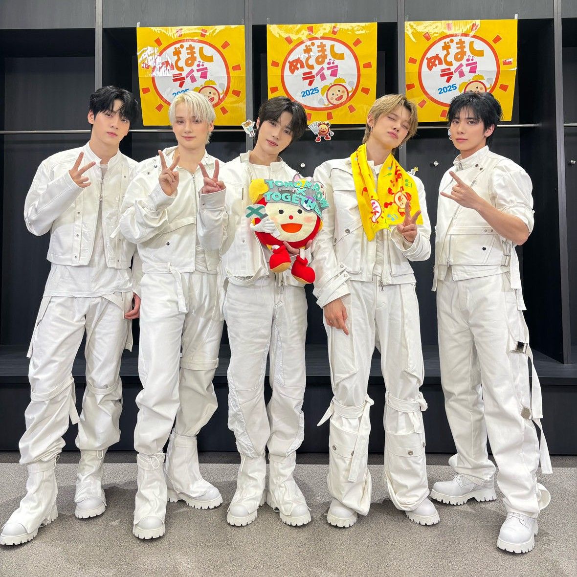 TOMORROW X TOGETHER的最新活动照片