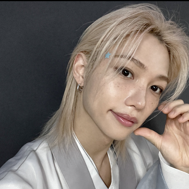 Behind-the-scenes cut of Stray Kids