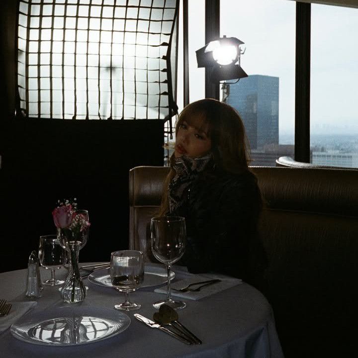 Foto terbaru Lisa (BLACKPINK)