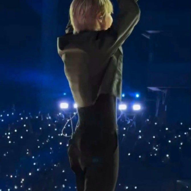 A moment captured by Jimin (BTS)'s fan