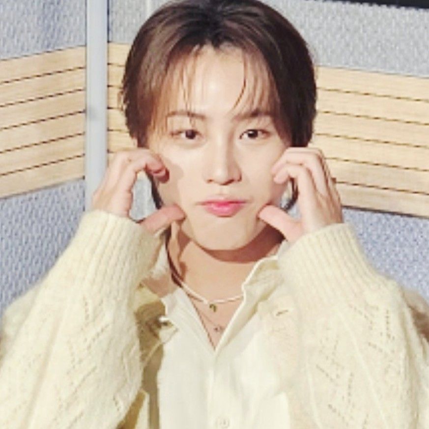 Recent activity shot of Ha Sungwoon