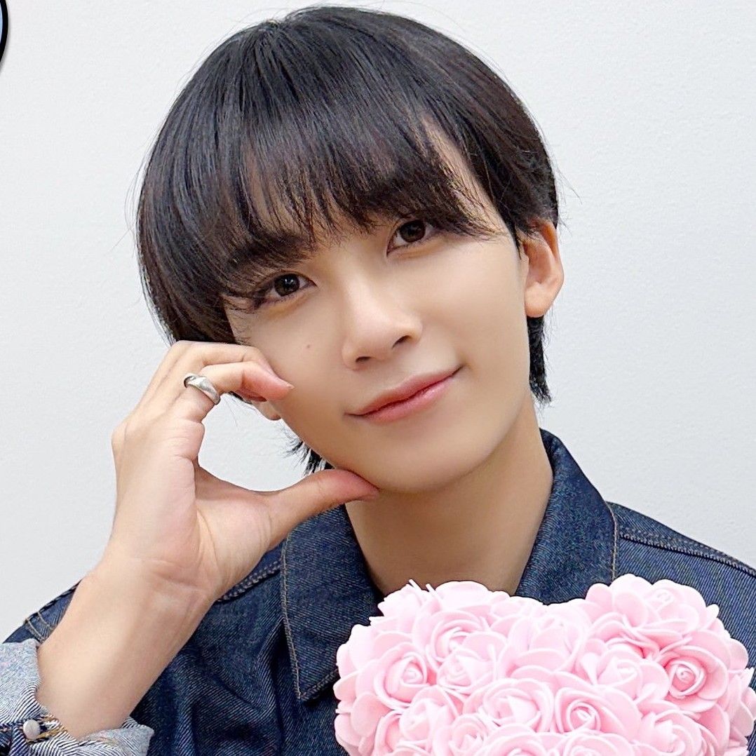 Recent activity shot of Jeonghan (SEVENTEEN)