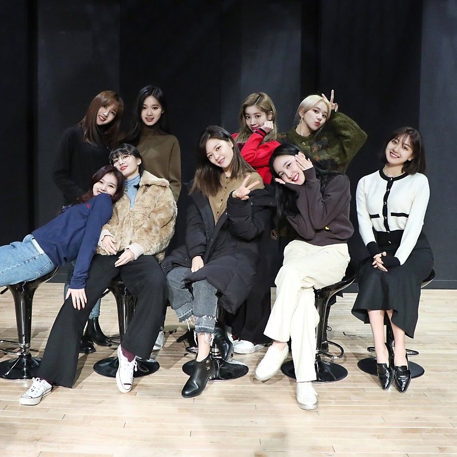 TWICE의 비하인드 컷