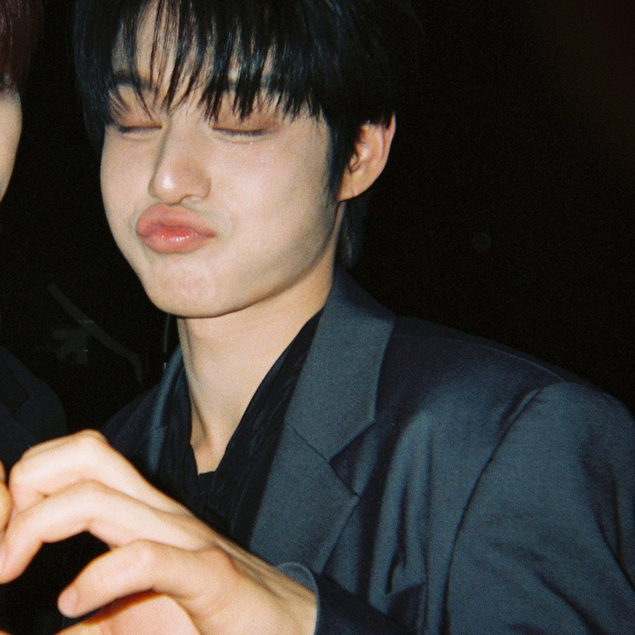 A moment captured by Kim Jiwoong (ZEROBASEONE)'s fan