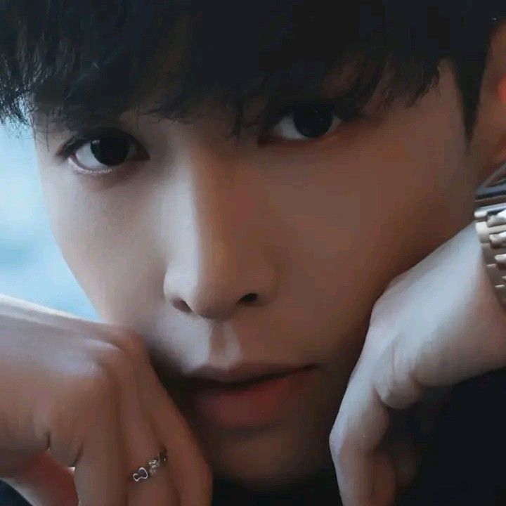 Latest photo of Lay (EXO)