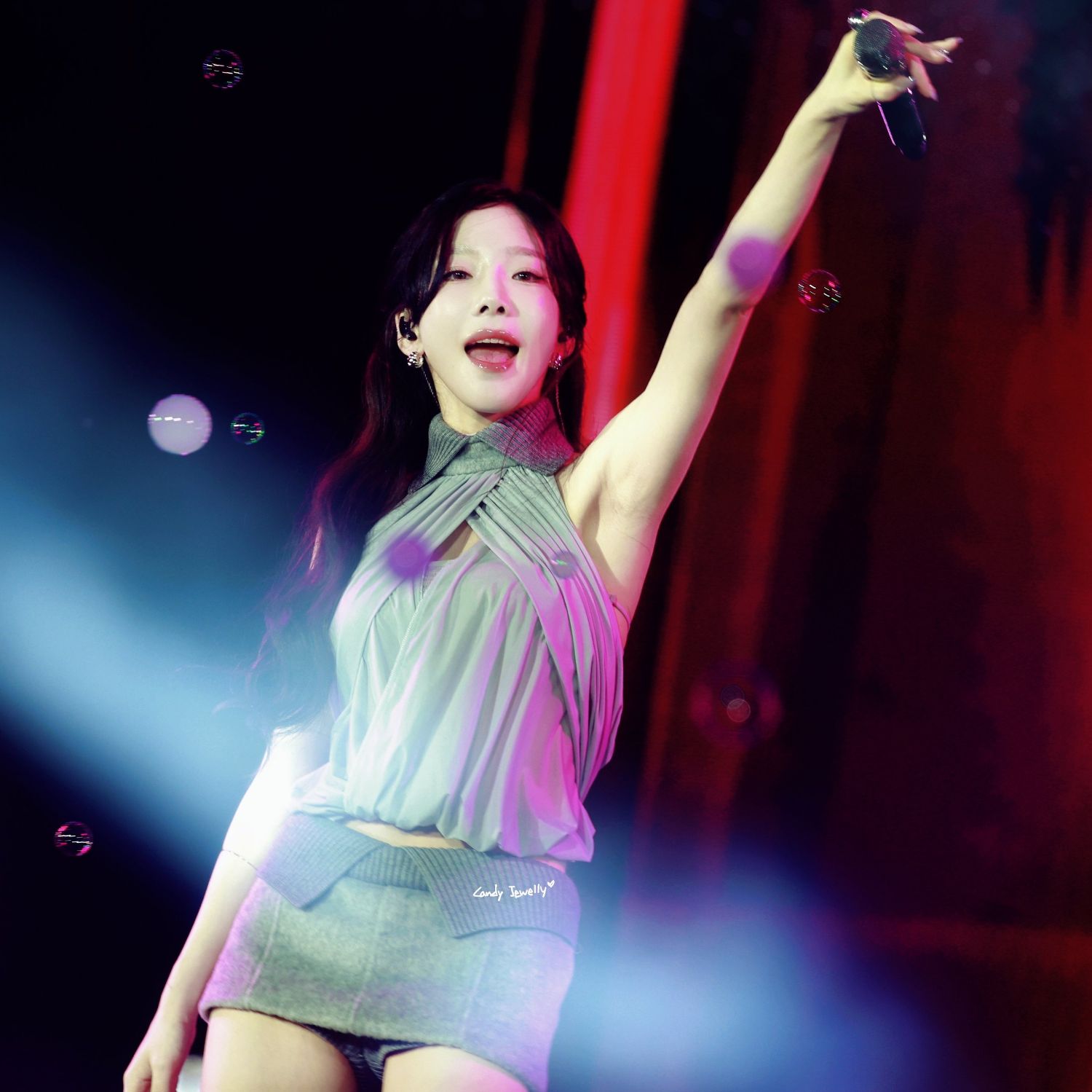 Behind-the-scenes cut of Taeyeon (Girls' Generation)