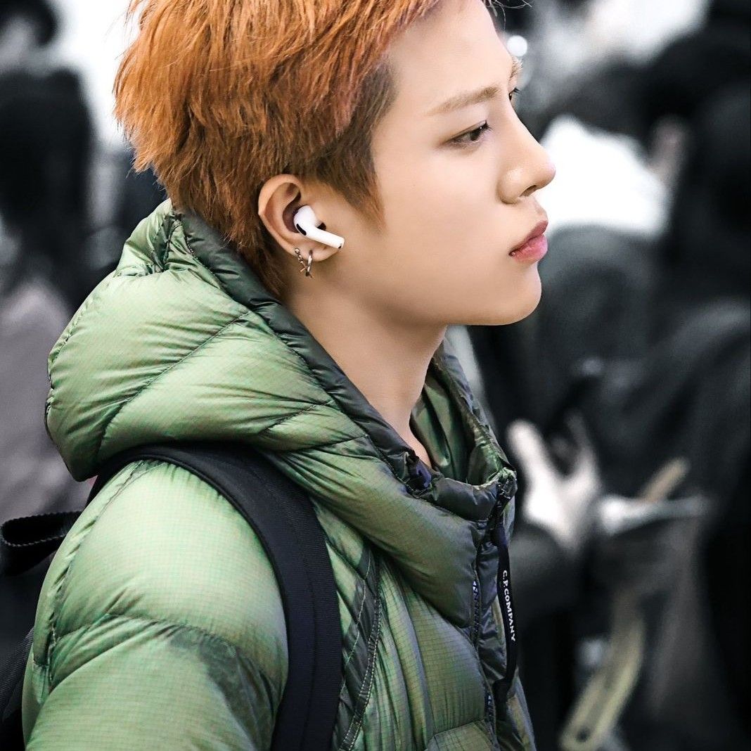 Behind-the-scenes cut of TREASURE