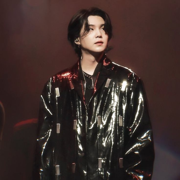 Potret di balik layar SUGA (BTS)