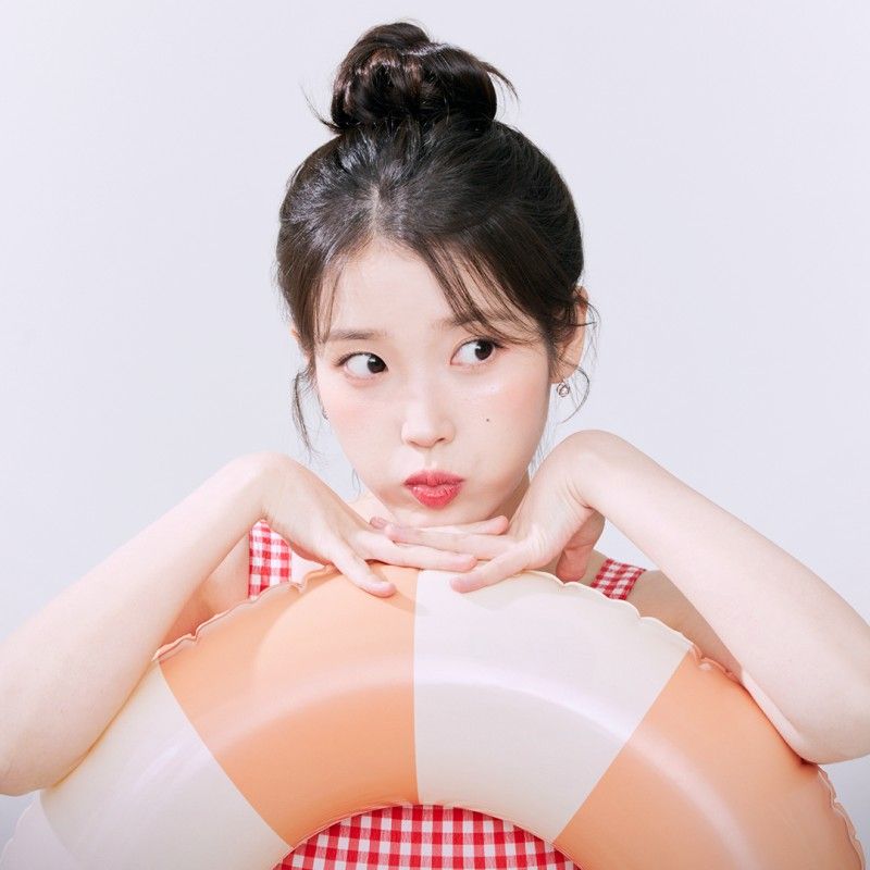 Foto aktivitas terbaru IU