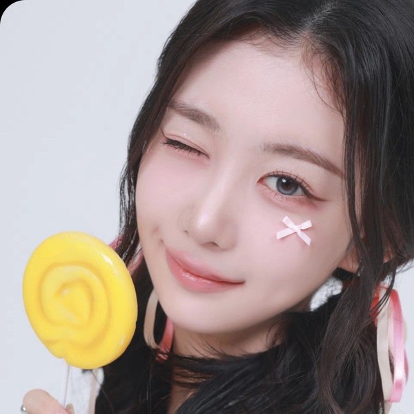 Signature photo of Kaede (tripleS) capturing their charm