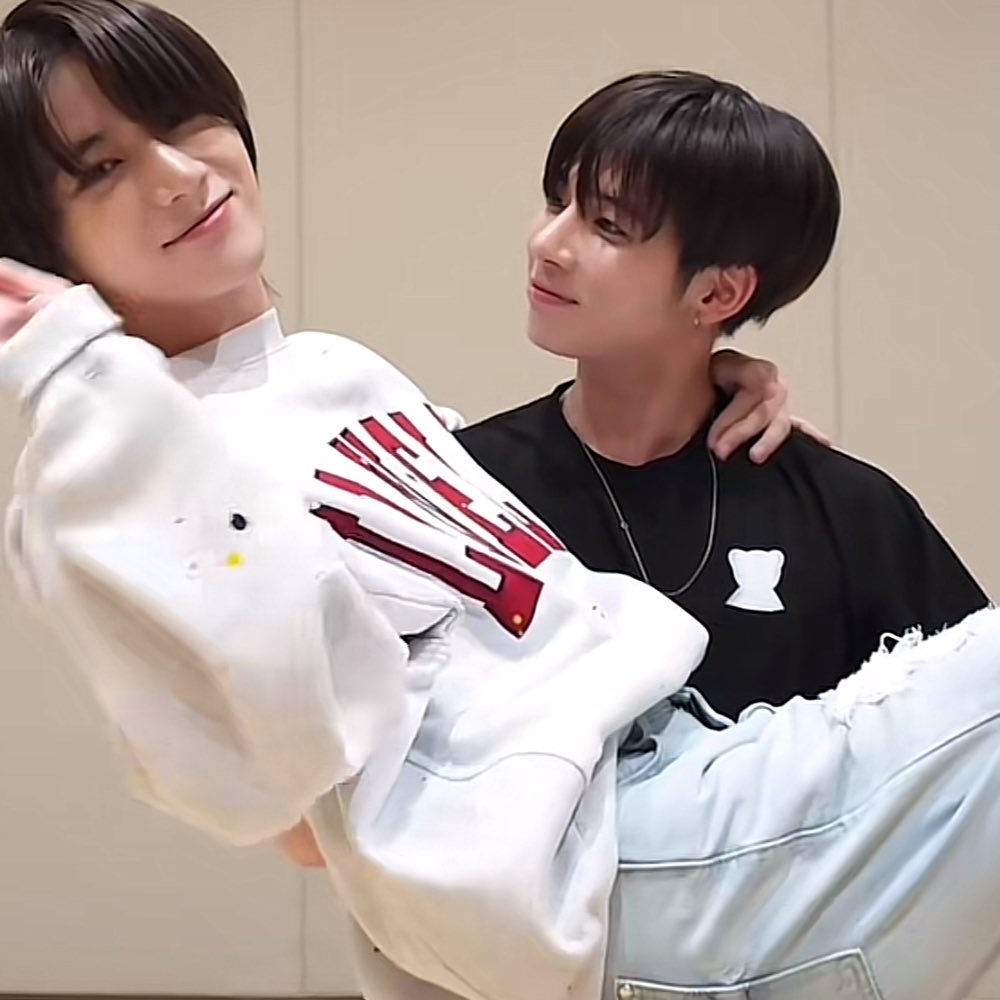 TOMORROW X TOGETHER的最新活动照片