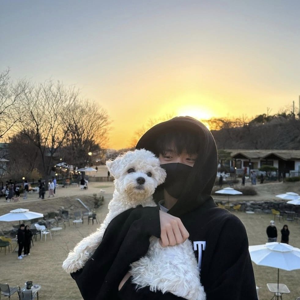 Latest photo of Shin Yechan (LUCY)