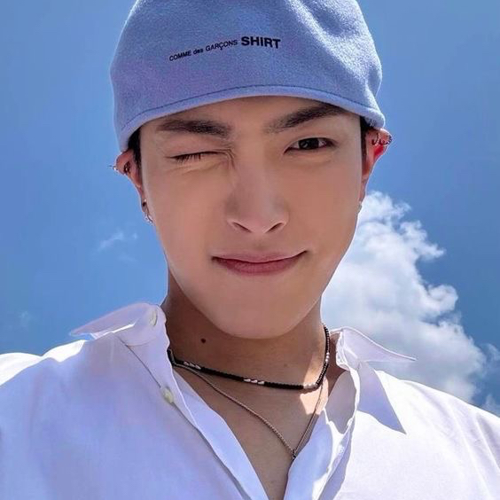 Latest photo of Hongjoong (ATEEZ)