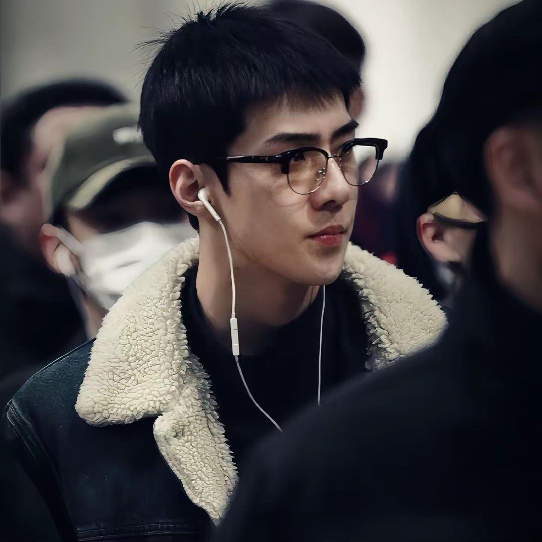 Recent activity shot of Sehun (EXO)