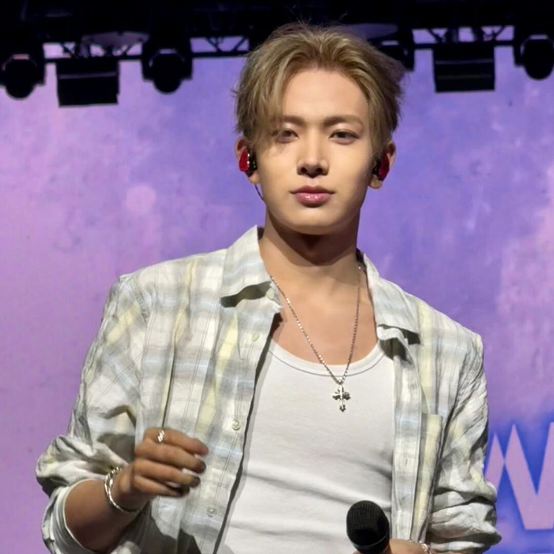 Momen yang diabadikan oleh penggemar Heeseung (ENHYPEN)