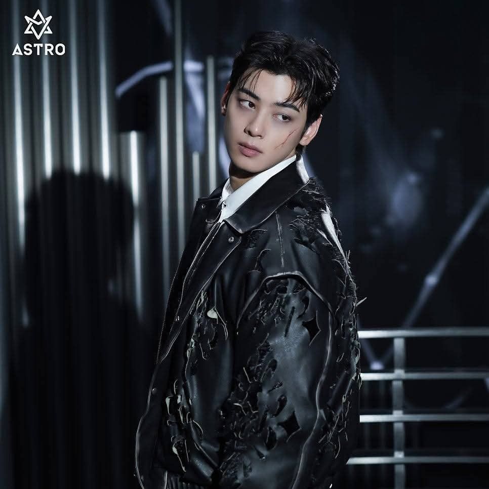 Recent activity shot of Eunwoo (ASTRO)