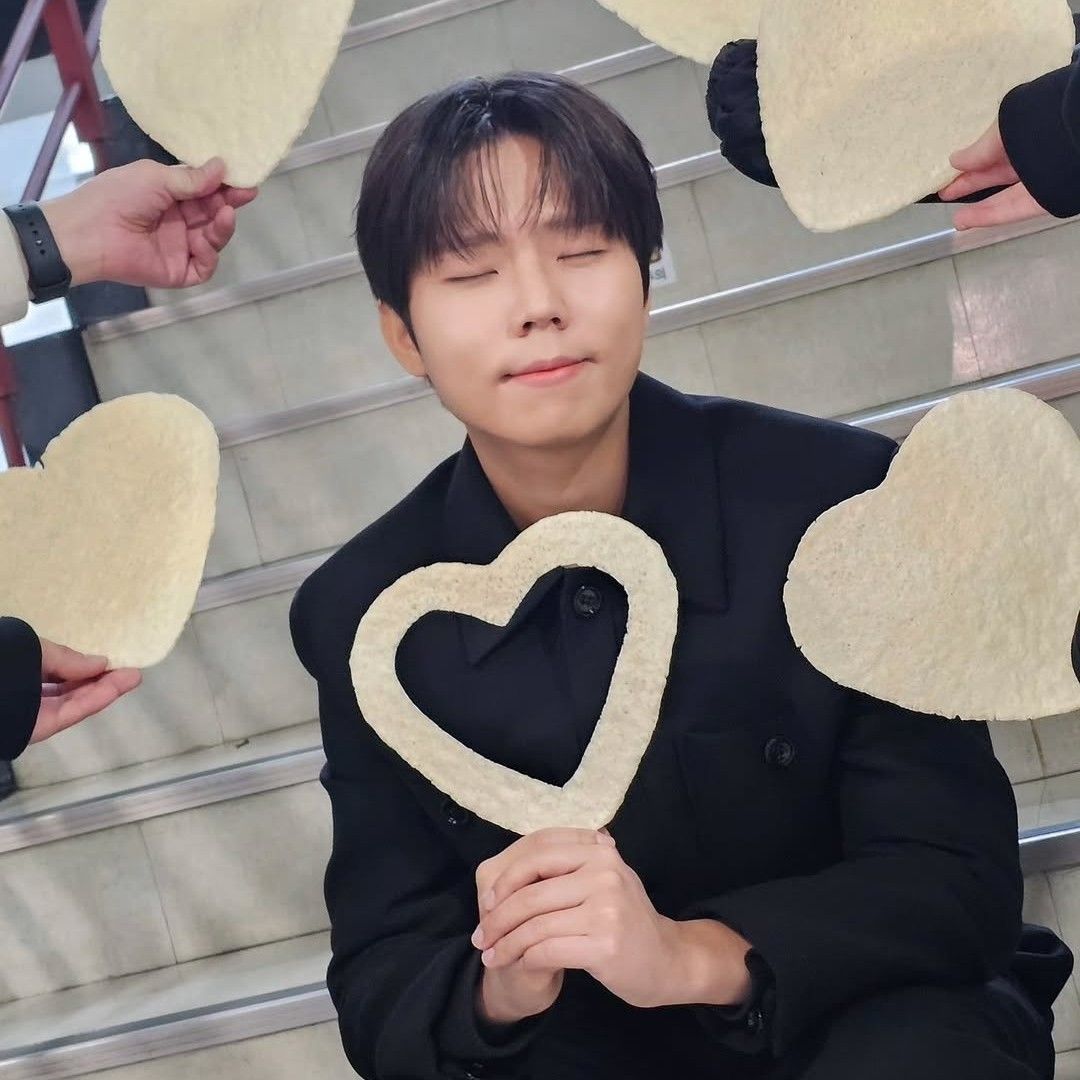 A moment captured by Jung Seunghwan's fan