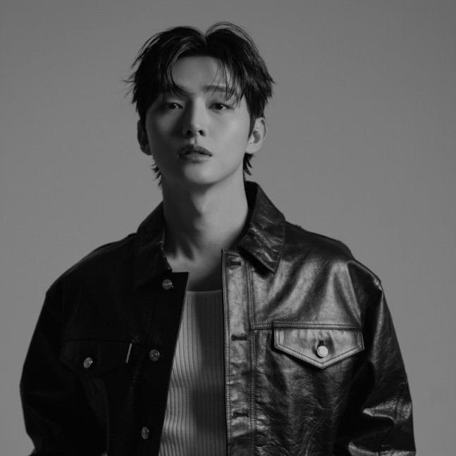 A moment captured by Yoon Jisung's fan