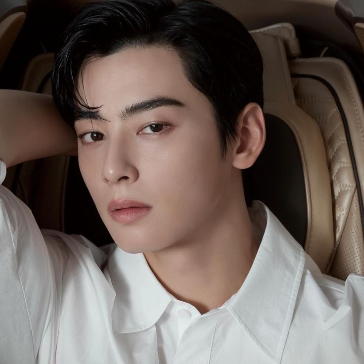 Recent activity shot of Eunwoo (ASTRO)