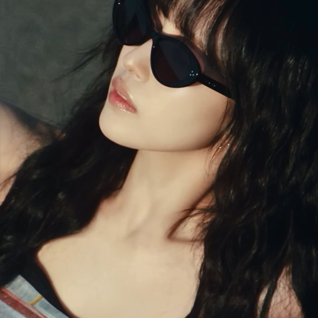 Behind-the-scenes cut of Mina (TWICE)