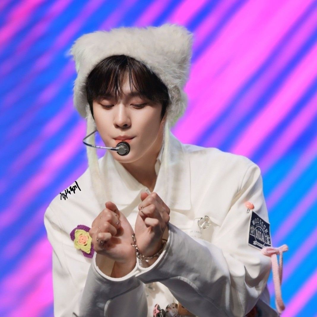 Recent activity shot of Kim Wooseok