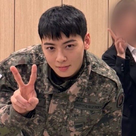 Behind-the-scenes cut of Eunwoo (ASTRO)