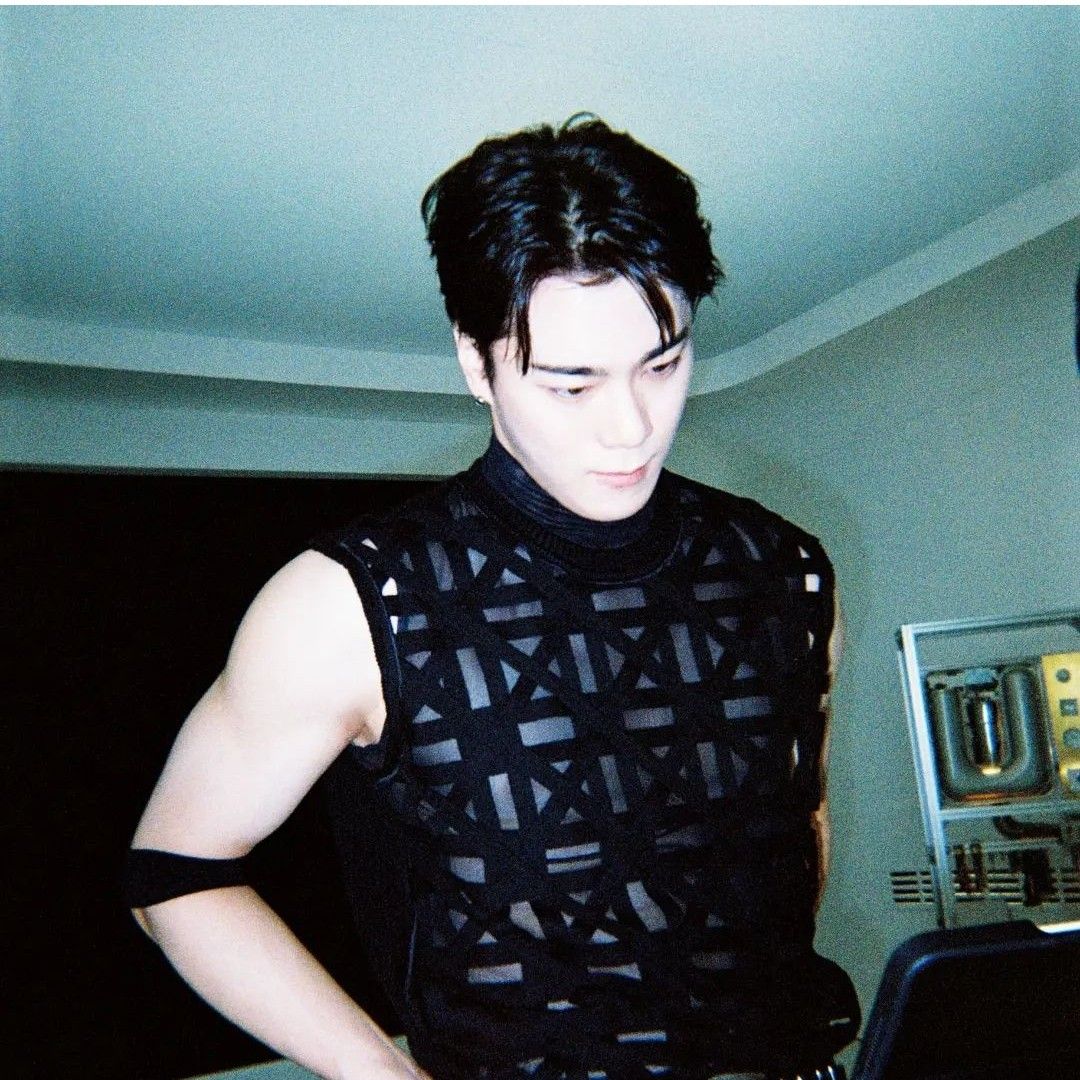 Latest photo of Moonbin (ASTRO)