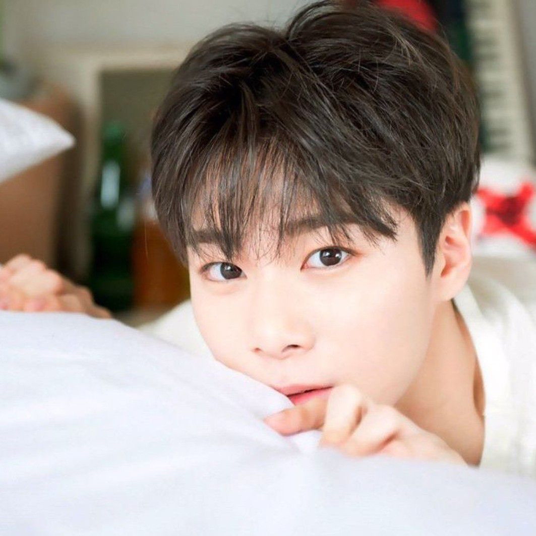 Latest photo of Moonbin (ASTRO)