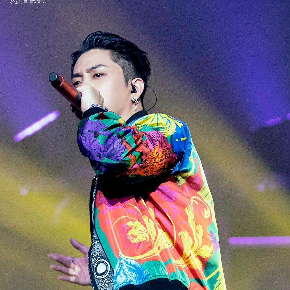 A moment captured by Eun Jiwon (SECHSKIES)'s fan