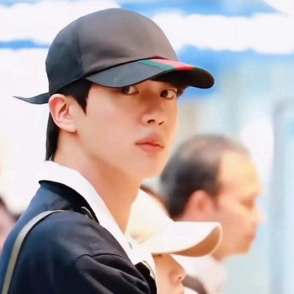 Behind-the-scenes cut of Jin (BTS)