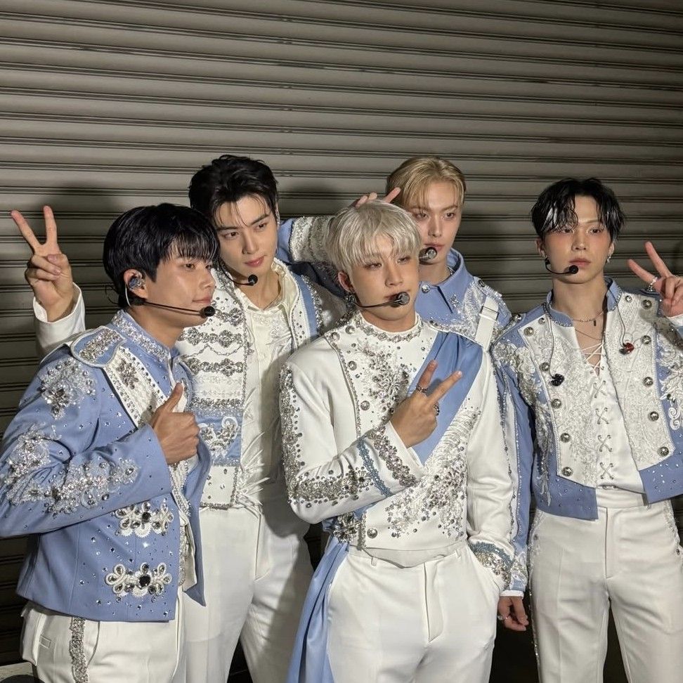 A moment captured by MJ (ASTRO)'s fan