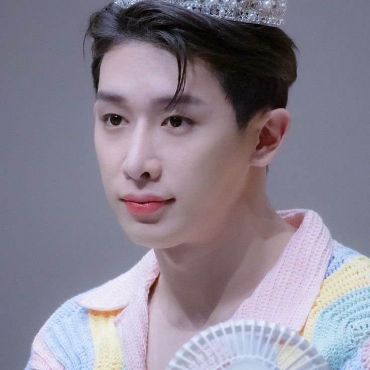 Behind-the-scenes cut of Wonho