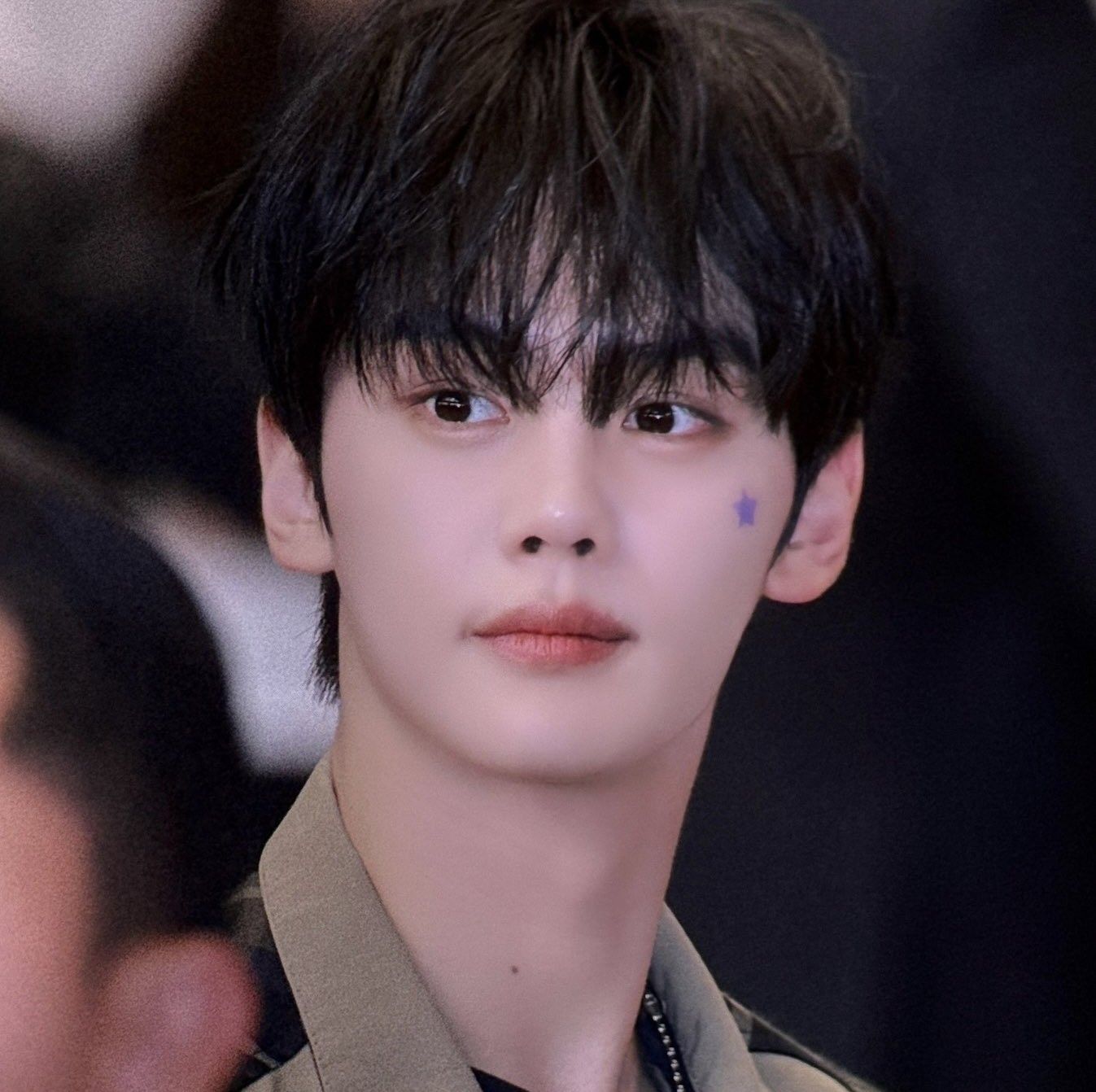 Latest photo of Kim Gyuvin (ZEROBASEONE)