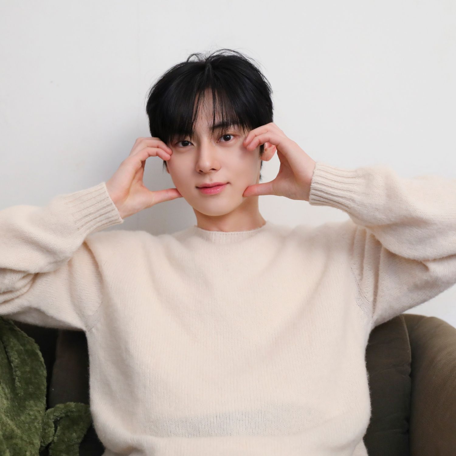 A moment captured by Hwang Minhyun's fan