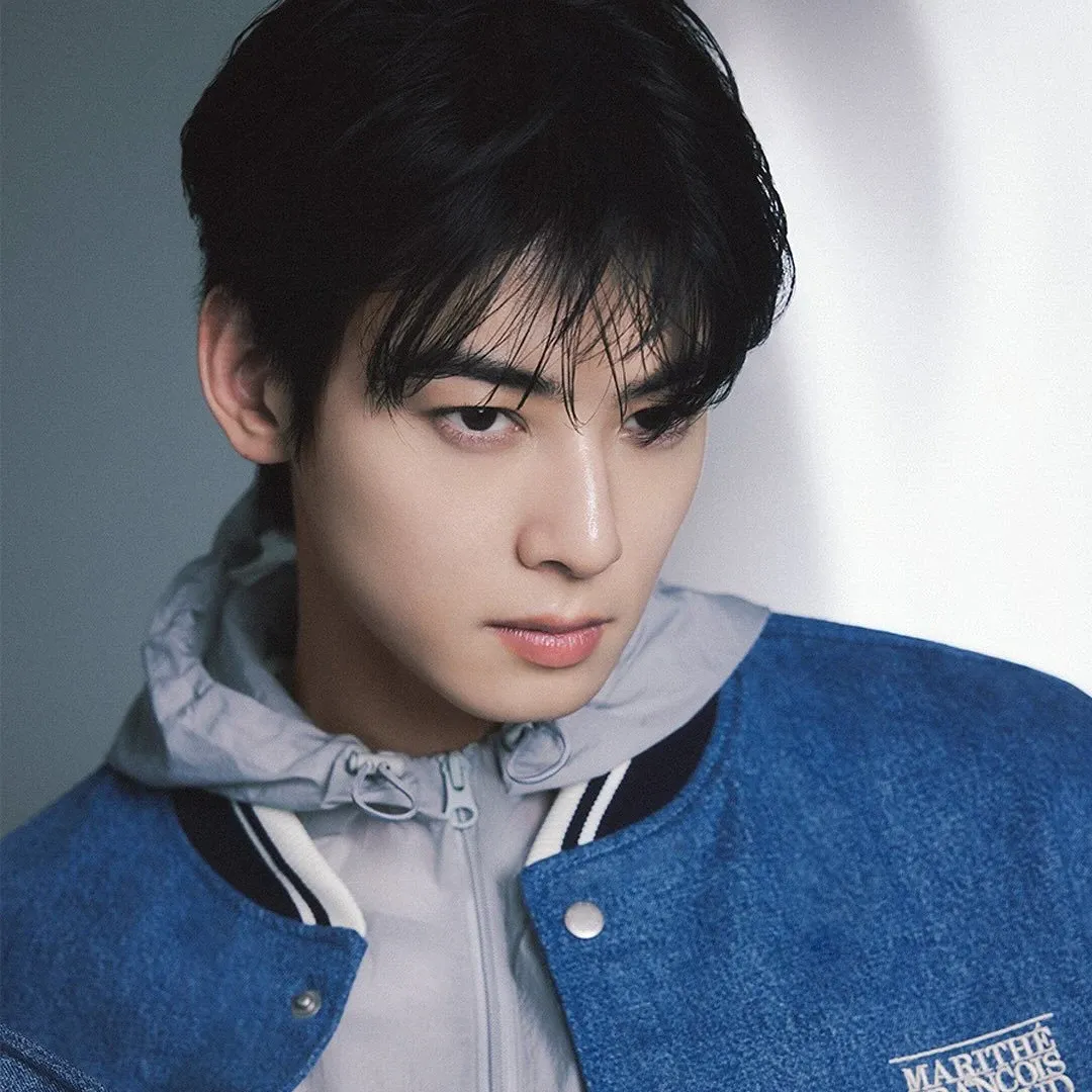 Recent activity shot of Eunwoo (ASTRO)