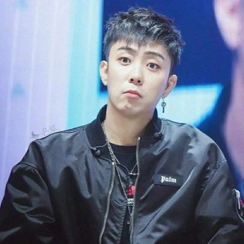 A moment captured by Eun Jiwon (SECHSKIES)'s fan