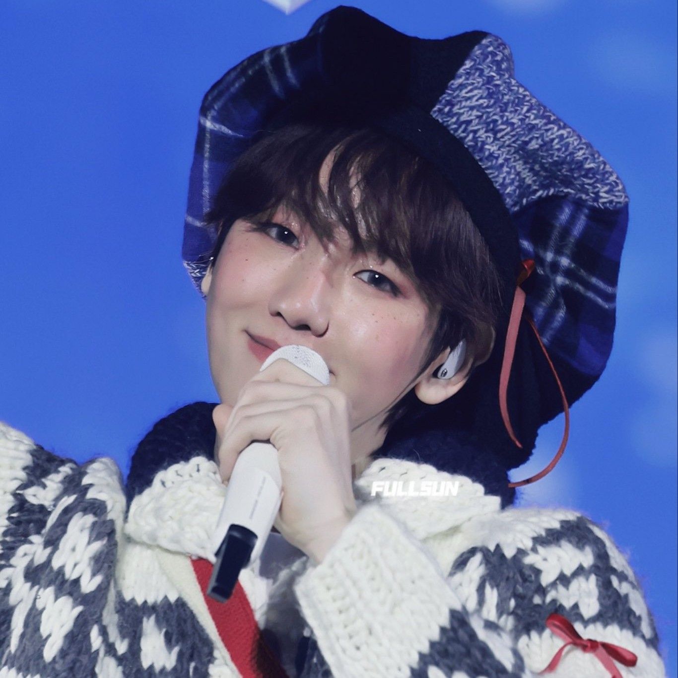 백현 (EXO)의 비하인드 컷