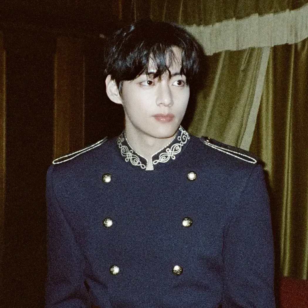 Latest photo of V (BTS)