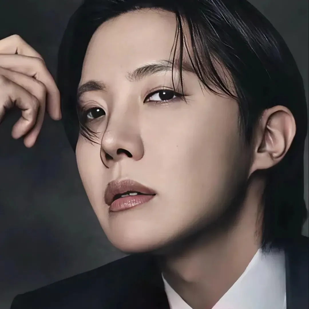 Behind-the-scenes cut of BTS