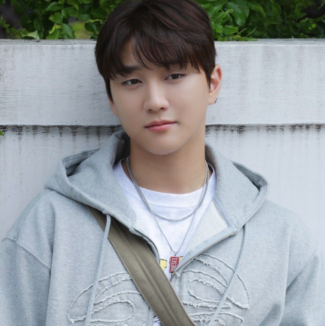 A moment captured by Hong Joochan (GoldenChild)'s fan