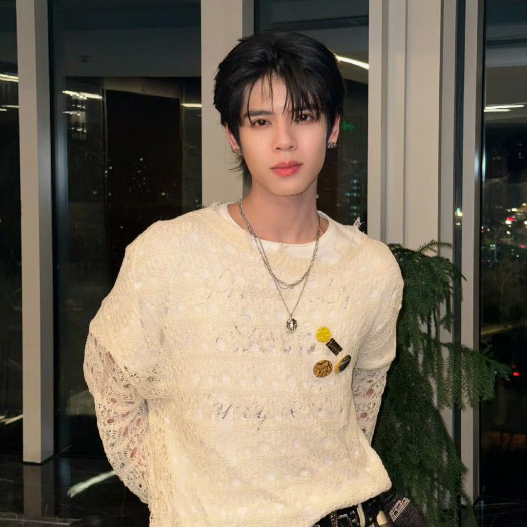 Behind-the-scenes cut of DORN (NexT1DE)